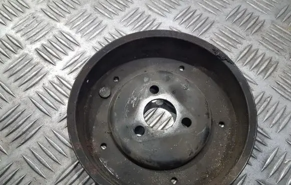 Audi 100 S4 C4 Power steering pump pulley 054145255