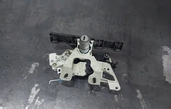 Volkswagen PASSAT B5.5 Tailgate/trunk/boot lock/catch/latch 3B0827297R 3B0827297Rzv