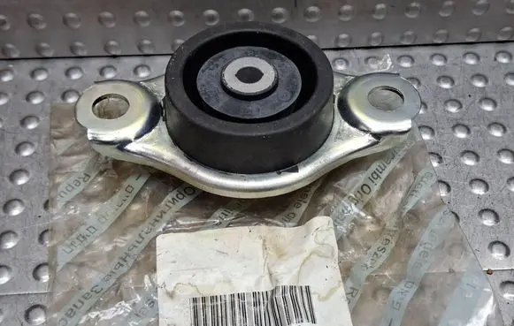 Fiat 500 Engine mount vacuum valve S26336438 51830515