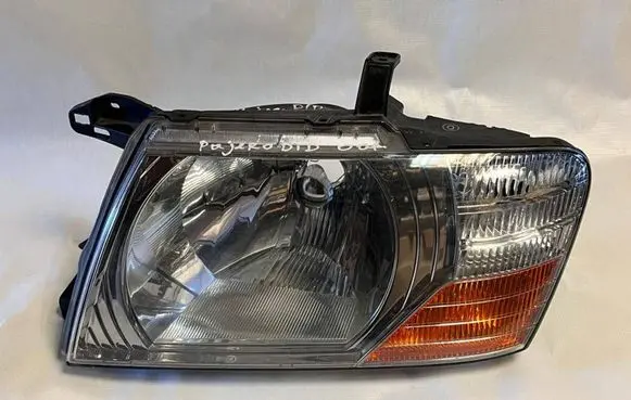 Mitsubishi Pajero Headlight/headlamp 10087419