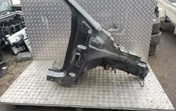 Ford Kuga II Front quarter panel 
