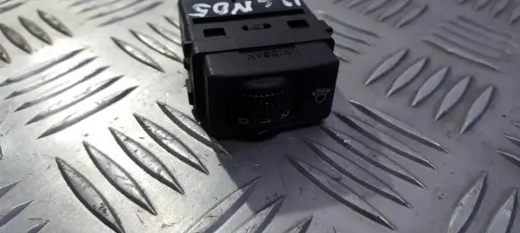 Nissan X-Trail T30 Headlight level height control switch