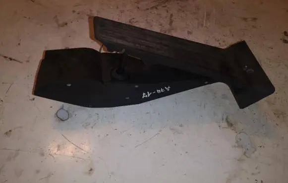 BMW 7 E65 E66 Accelerator throttle pedal 35406759723 A7417