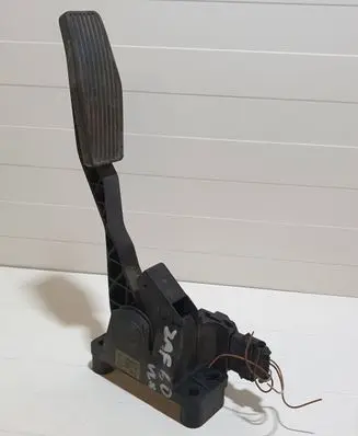 Opel Zafira A Accelerator throttle pedal 0281002298 90581208