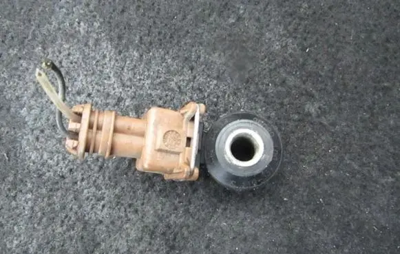 Nissan Note (E11) Detonation knock sensor s119337001