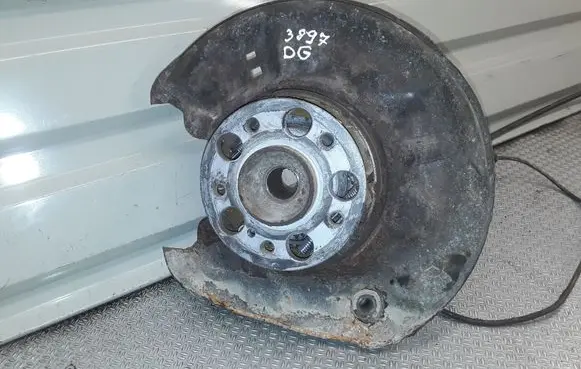 Mercedes-Benz C W203 Rear wheel hub spindle/knuckle 