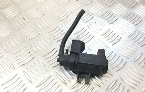 BMW 6 F12 F13 Turbo solenoid valve 7626351 11747626351