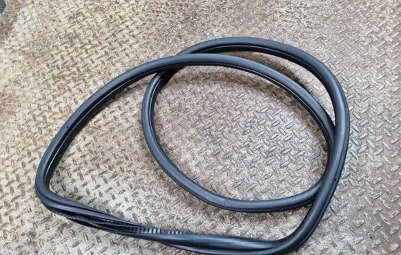 Mini One - Cooper F56 F55 Rear door rubber seal (on body) 7322523