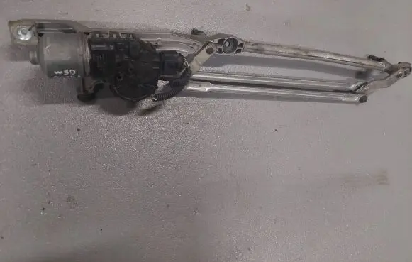 Ford Focus Front wiper linkage and motor 3397020776