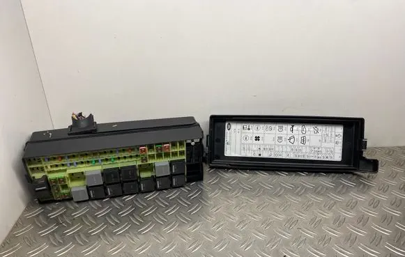 Fuse box set
