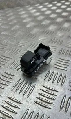 Mazda 3 II Electric window control switch