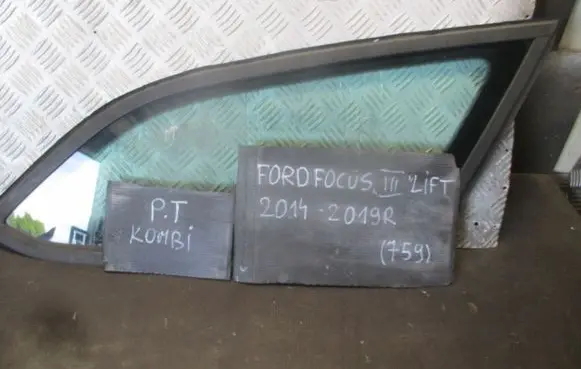 Ford Focus Front triangle window/glass AS2M3240