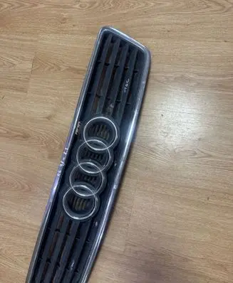 Audi A6 S6 C5 4B Front bumper upper radiator grill 4B0853651 4B0853651A