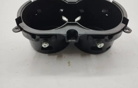 Cup holder front