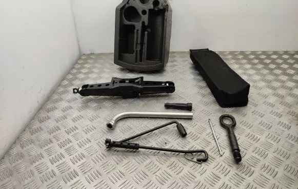 Volkswagen Arteon Tool set 3G5864469