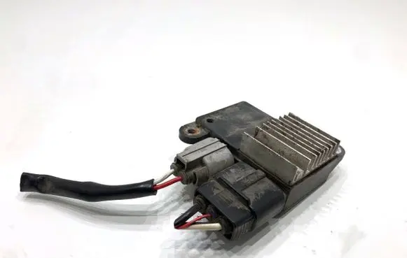 Toyota Auris E180 Fan control module 8925712010