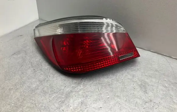 BMW 5 E60 E61 Rear/tail lights 6923305