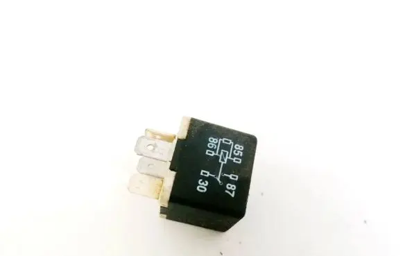 Volkswagen Golf IV Other relay 141951253B 20240072