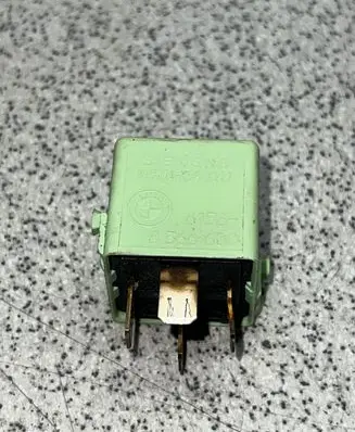 BMW 5 E39 Other relay 8366600