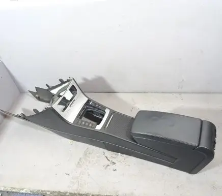 Volkswagen PASSAT CC Center console