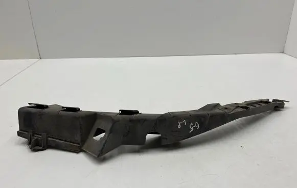 Volkswagen PASSAT B5 Front bumper mounting bracket 3B0807049