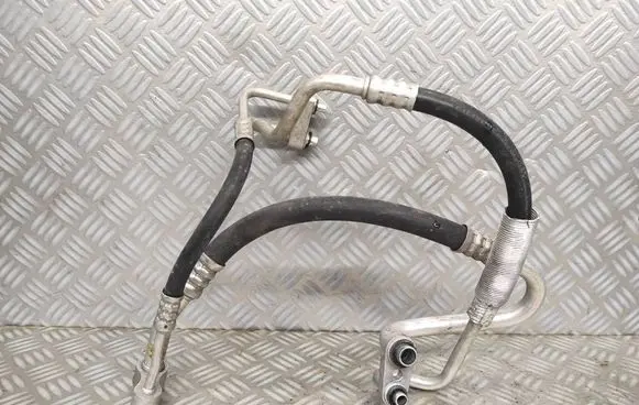 Opel Corsa D Air conditioning (A/C) pipe/hose 13203316