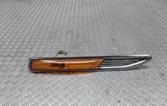 Ford Mondeo MK IV Front fender indicator light 7S7113K354AD