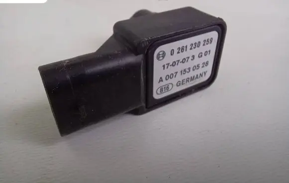 Mercedes-Benz E W238 Air pressure sensor A0071530528KMI 0071530528