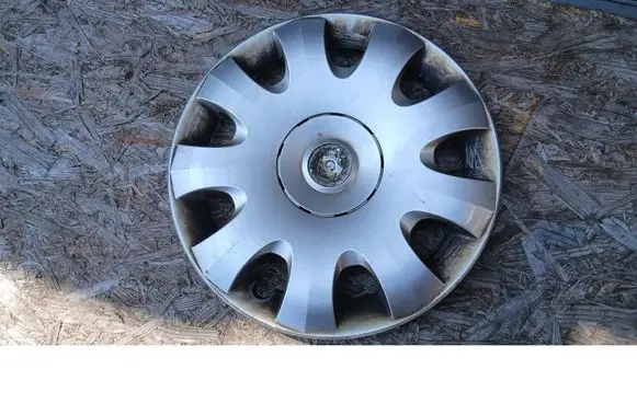 Skoda Octavia Mk1 (1U) R17 wheel hub/cap/trim 1Z0601147A