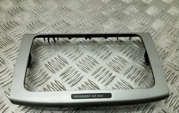 Radio/GPS head unit trim