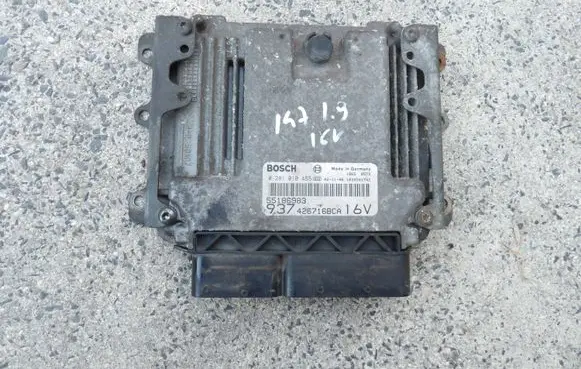 Alfa Romeo 147 Engine control unit/module ECU 55186983 426716BCA 0281010455