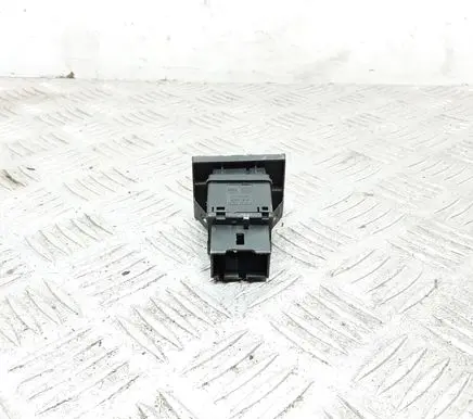 Volkswagen Touareg I Passenger airbag on/off switch PA6GF30 7L6919235A