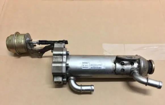 Volvo V70 EGR valve cooler 50086403 880765R 880172N