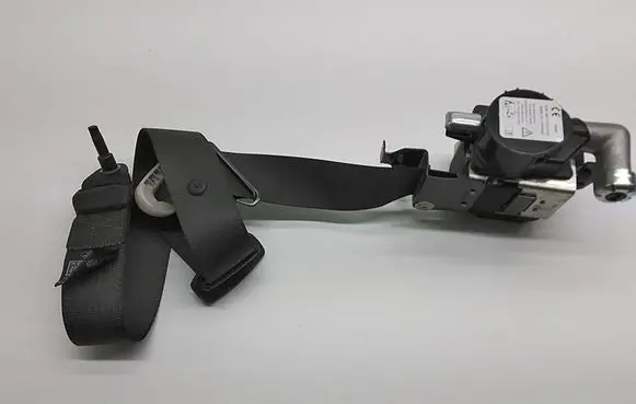 Ford Mondeo MK V Front seatbelt DS73F61295BL