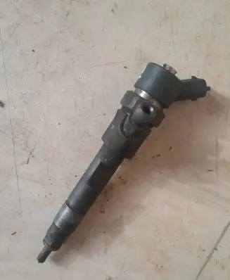 Volvo S40, V40 Fuel injector 0445110021