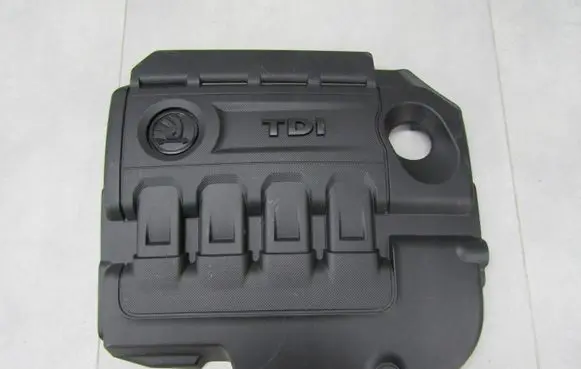 Skoda Octavia Mk3 (5E) Engine cover (trim) 04L103925C