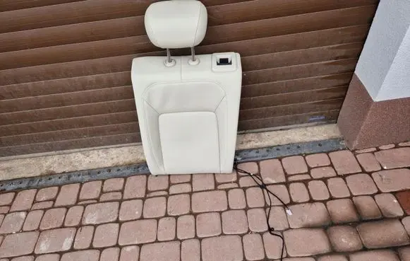 Rear seat