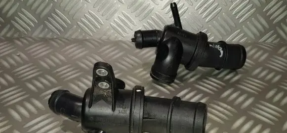 Mercedes-Benz A W169 Thermostat housing A6402000415