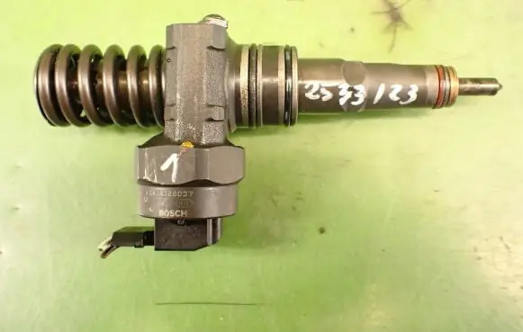 Volkswagen PASSAT B5 Fuel injector