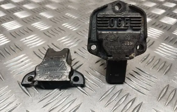 Volkswagen PASSAT B6 Oil level sensor 06E907660 6PR00807905 06B907667