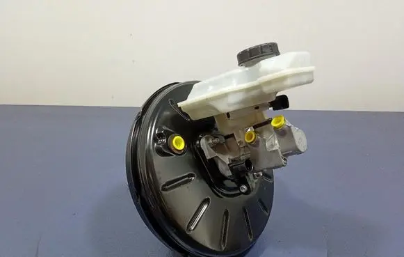 Volkswagen PASSAT CC Brake booster 5Q1614105BL