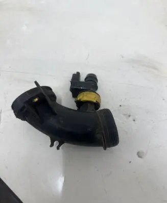 Peugeot Partner Air intake hose/pipe 9684362180 9677815390 81067R