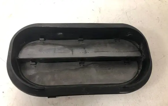 Volkswagen PASSAT B8 Quarter panel pressure vent 6R0819465A