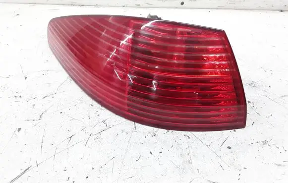 Peugeot 607 Rear/tail lights