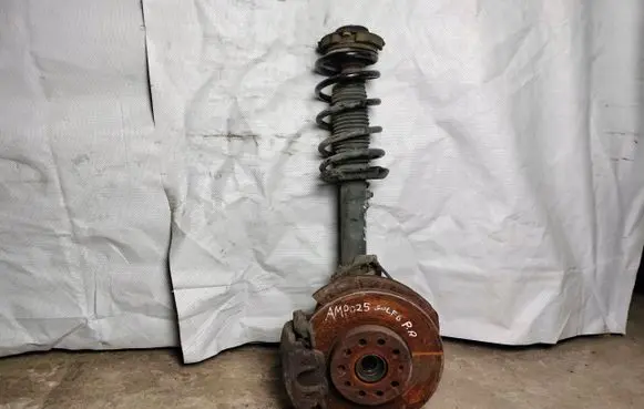 Volkswagen Golf VI Front wheel hub spindle knuckle
