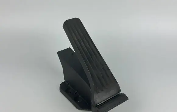 Mercedes-Benz E W212 Accelerator throttle pedal A2043000004