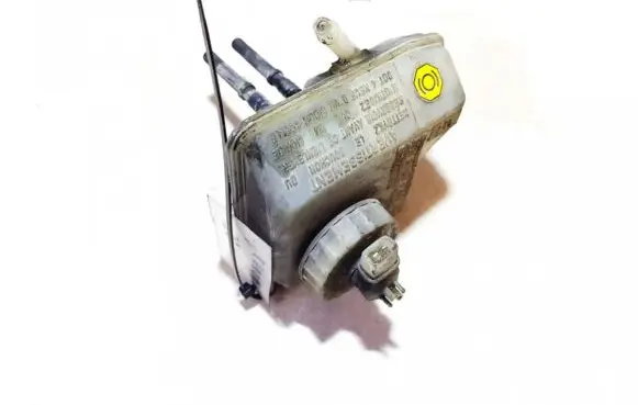 Brake fluid reservoir