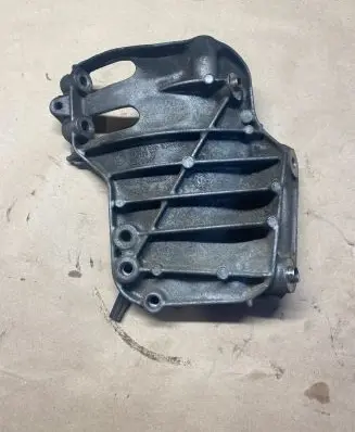 BMW 5 F10 F11 A/C compressor mount bracket 7585167 68572910