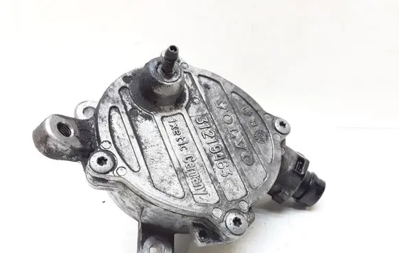 Volvo V70 Vacuum pump 31219463