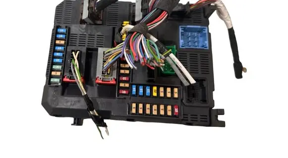 Citroen C4 Cactus Fuse module 9819850080 E1172508 20170619